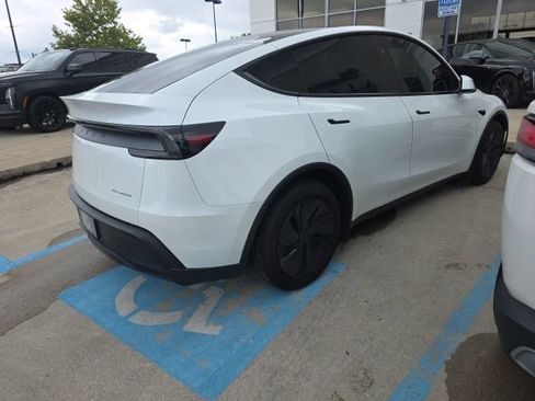 Used 2026 Tesla Model Y Long Range AWD/4WD image 4