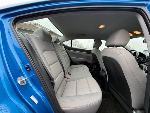 Used 2017 Hyundai Elantra SE image 23