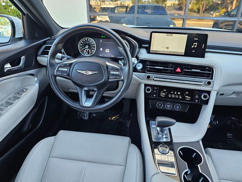 Used 2025 Genesis G70 2.5T image 22