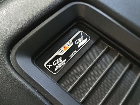 Used 2019 Chevrolet Suburban Premier image 23