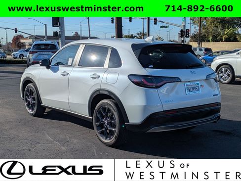 Used 2025 Honda HR-V Sport image 11