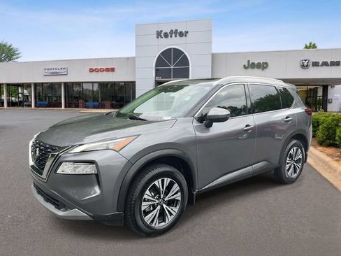 Used 2021 Nissan Rogue SV w/ Premium Package FWD image 1
