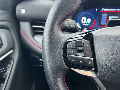 Used 2025 Ford Explorer ST-Line w/ Premium Package image 34