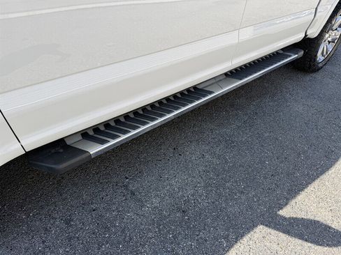 Used 2019 Ford F150 Lariat image 16