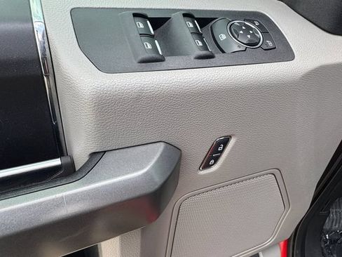 Used 2016 Ford F150 XLT AWD/4WD image 5