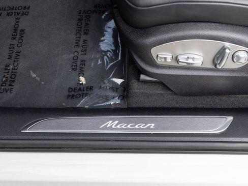 Certified 2026 Porsche Macan AWD/4WD image 29