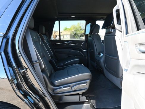 Used 2024 Cadillac Escalade Premium Luxury image 25