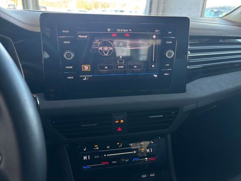 Used 2025 Volkswagen Jetta SE image 21