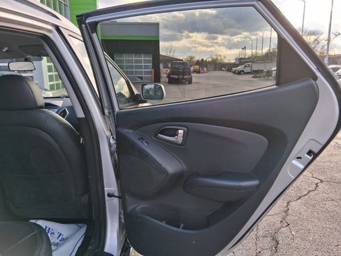 Used 2011 Hyundai Tucson GLS FWD image 10