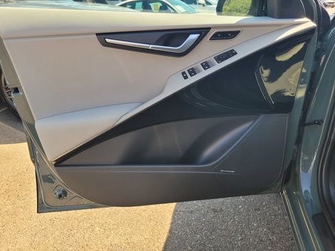 Used 2023 Kia Niro Wave FWD image 16