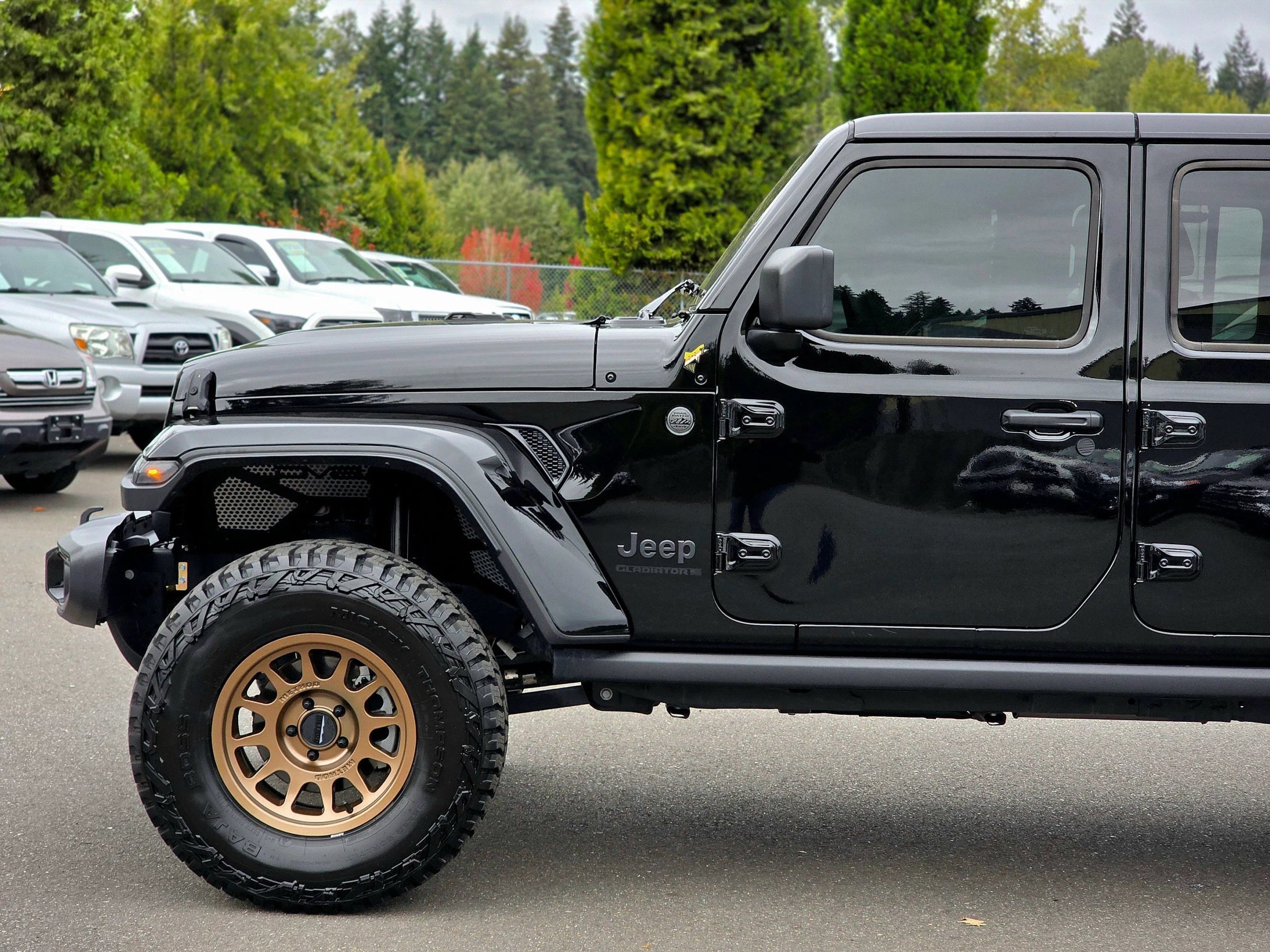 Used 2025 Jeep Gladiator Sport AWD/4WD image 7