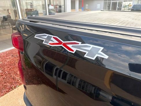 Used 2019 Chevrolet Silverado 1500 Custom w/ Custom Value Package AWD/4WD image 11