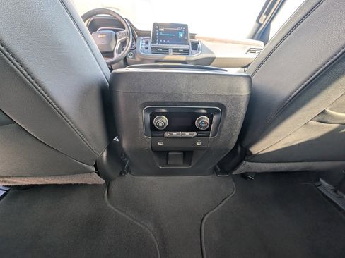 Used 2024 Chevrolet Suburban LT image 38