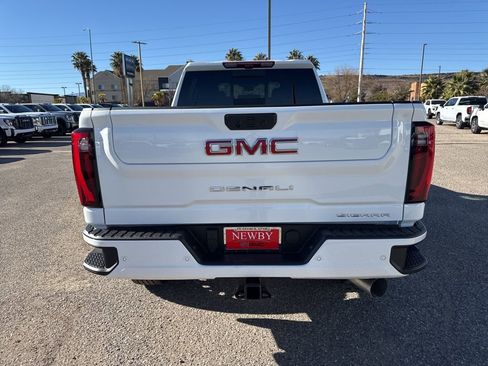 New 2026 GMC Sierra 2500 Denali w/ Denali Reserve Package image 6