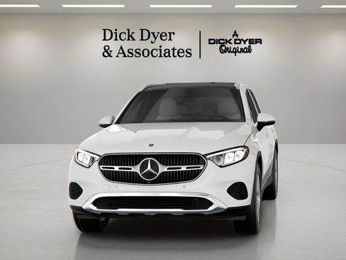 Used 2026 Mercedes-Benz GLC 300 image 34