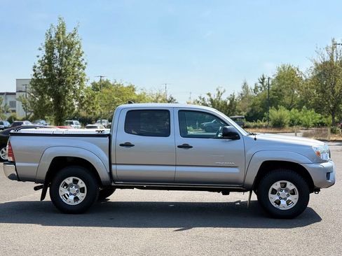Used 2015 Toyota Tacoma 4x4 Double Cab w/ SR5 Package image 6