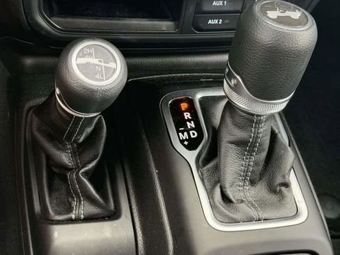 Used 2025 Jeep Wrangler Sport AWD/4WD image 23
