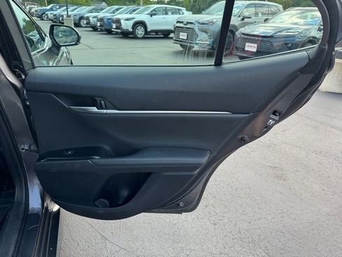 Used 2019 Toyota Camry XLE FWD image 28