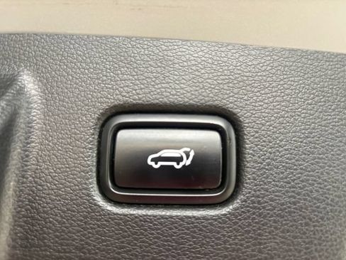 Certified 2022 Kia Telluride SX w/ Nightfall Edition Package AWD/4WD image 16