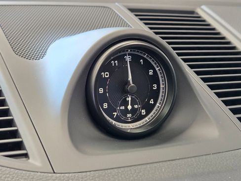 Certified 2026 Porsche Macan image 20