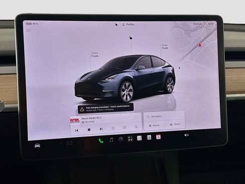 Used 2024 Tesla Model Y Long Range AWD/4WD image 21