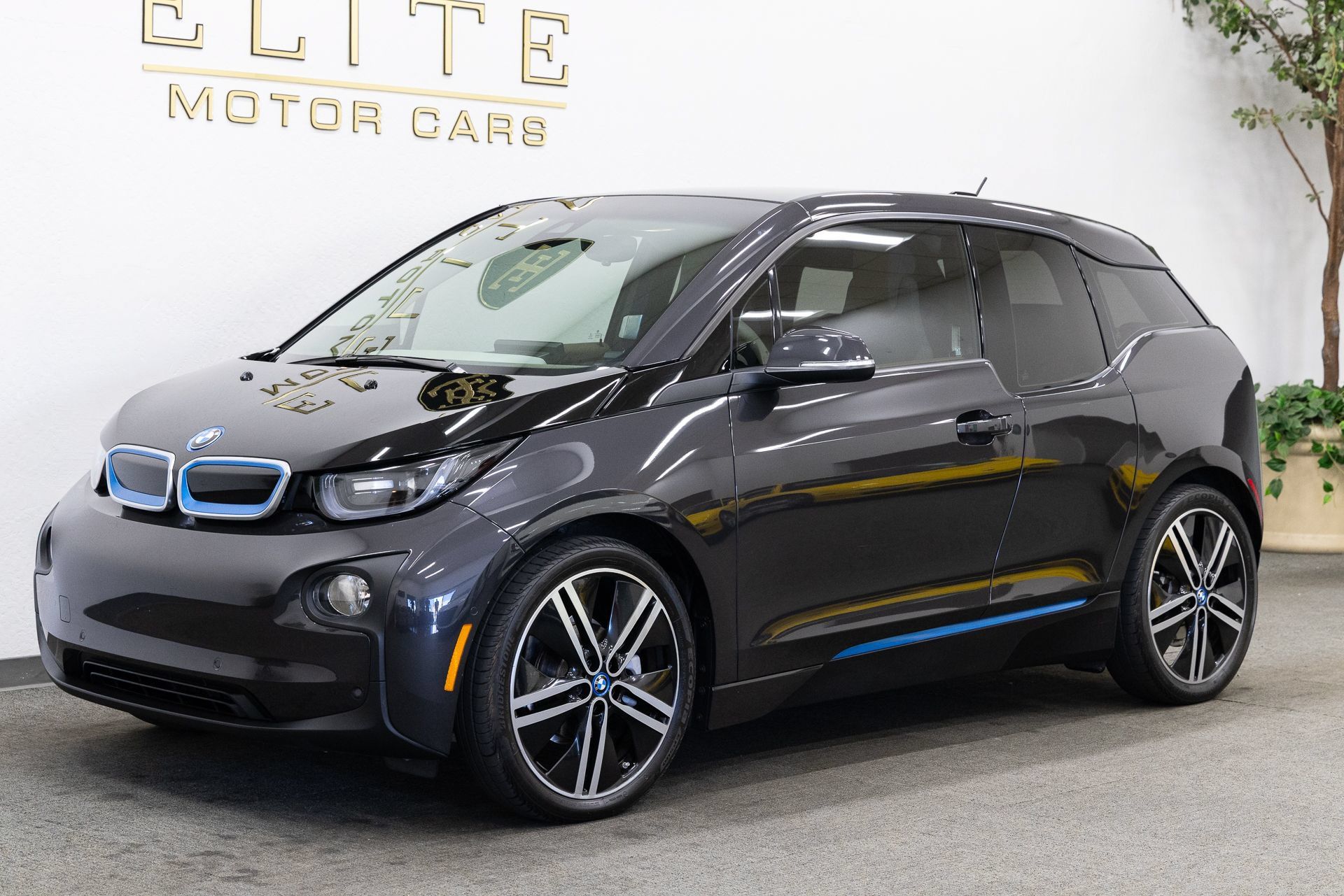 Used 2014 BMW i3 RWD image 1