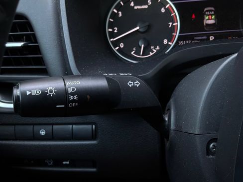 Used 2025 Nissan Rogue SV FWD image 35