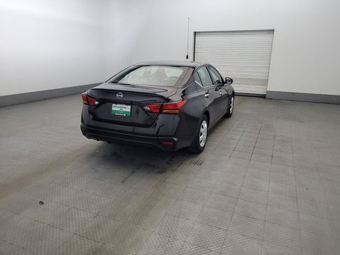 Used 2024 Nissan Altima 2.5 S FWD image 9