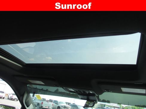 Used 2024 GMC Sierra 1500 AT4 w/ Technology Package AWD/4WD image 17