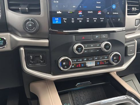 Used 2022 Ford Expedition XLT image 36