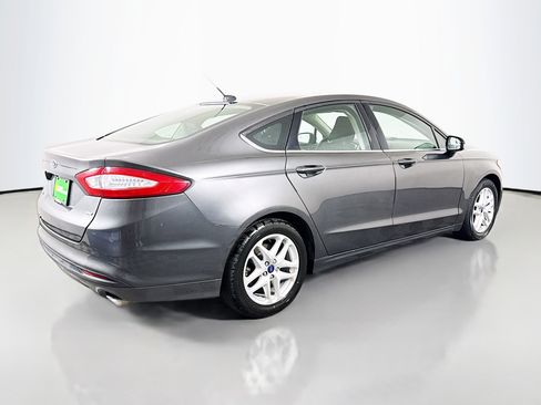 Used 2016 Ford Fusion SE image 10