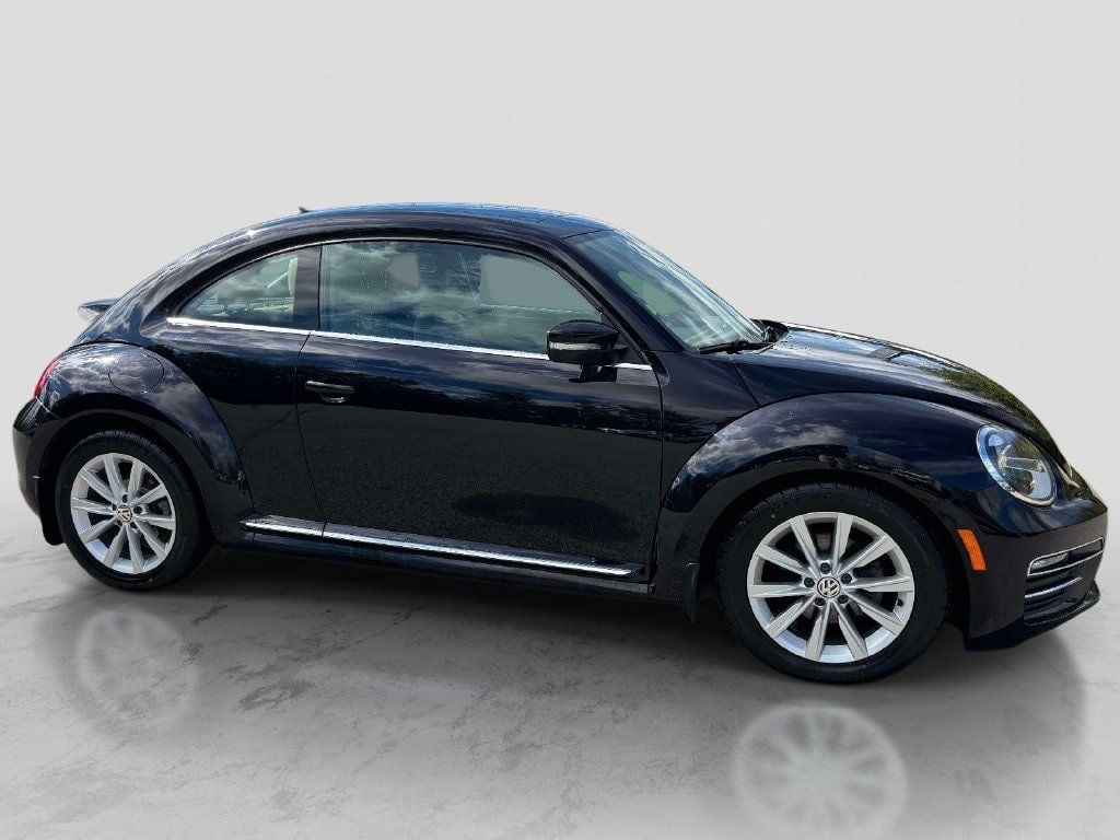 Used 2019 Volkswagen Beetle 2.0T SE FWD image 6