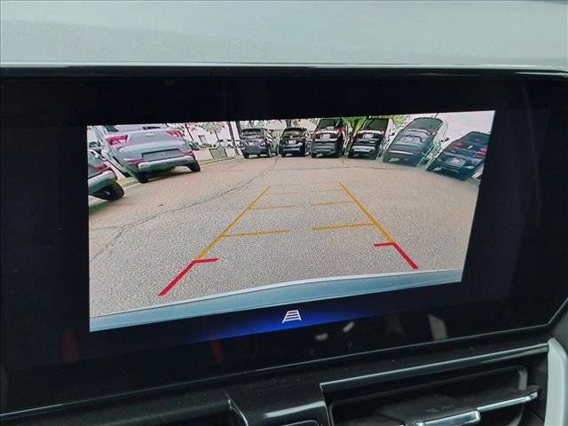 Used 2025 Chevrolet TrailBlazer LT AWD/4WD image 12