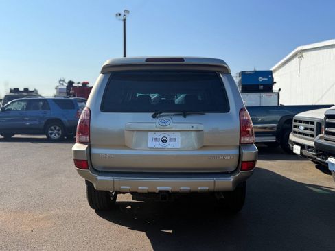 Used 2005 Toyota 4Runner Limited AWD/4WD image 9