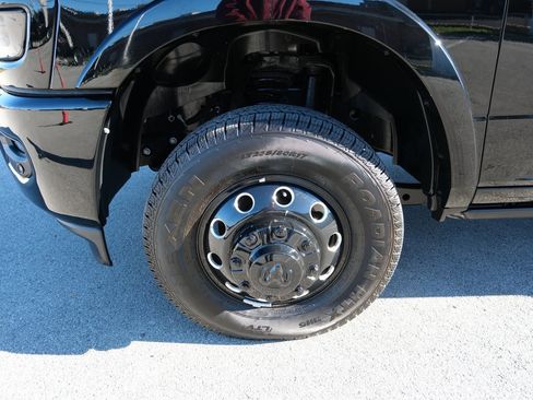 Used 2025 RAM 3500 Limited image 13