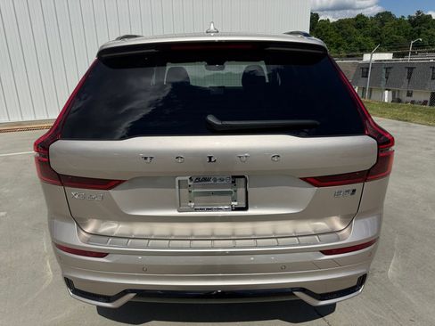 New 2026 Volvo XC60 B5 Plus w/ Protection Package Premier AWD/4WD image 14
