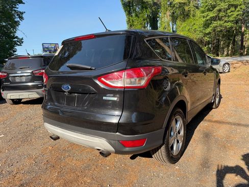Used 2015 Ford Escape SE FWD image 4