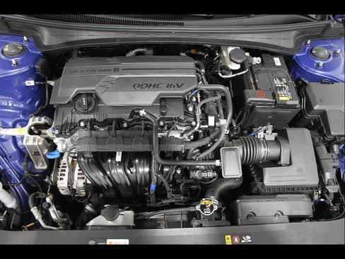 Certified 2025 Hyundai Elantra Sport w/ Cargo Package image 19