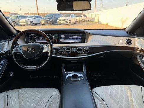 Used 2016 Mercedes-Benz Maybach S 600 image 12