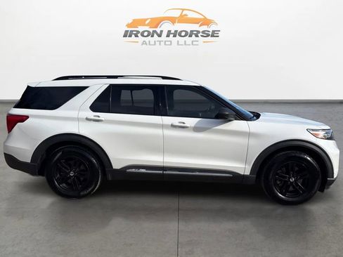 Used 2021 Ford Explorer XLT w/ Equipment Group 202A image 4