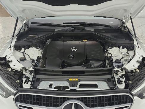 Certified 2025 Mercedes-Benz GLC 300 image 17