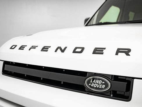New 2026 Land Rover Defender 130 V8 image 3