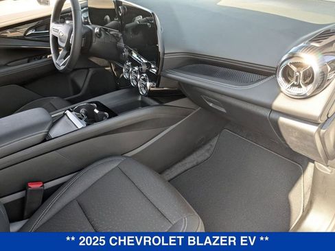 New 2025 Chevrolet Blazer EV LT AWD/4WD image 31