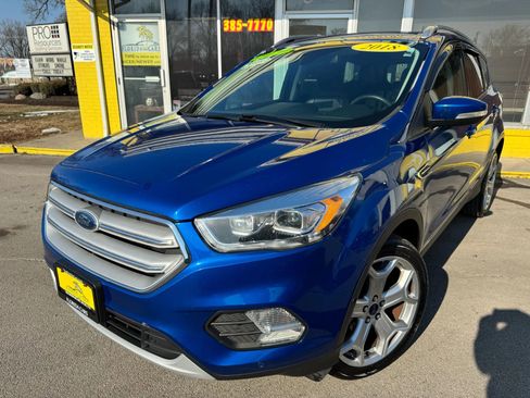 Used 2018 Ford Escape Titanium image 2