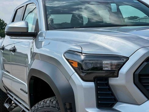 New 2026 Toyota Tacoma TRD Off-Road AWD/4WD image 3