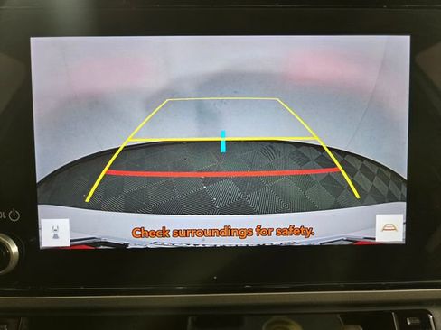 Used 2025 Toyota Camry SE image 18