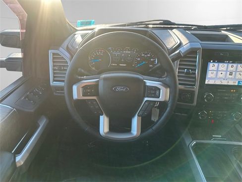 Used 2017 Ford F250 Lariat w/ Chrome Package image 12