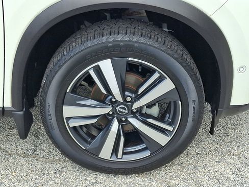 Certified 2022 Nissan Rogue Platinum w/ Head-Up Display Package image 8