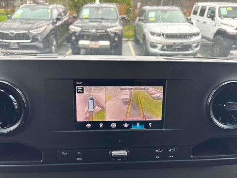 Used 2024 Mercedes-Benz Sprinter 2500 image 18