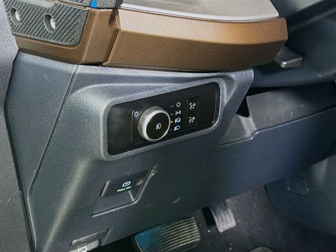 Used 2021 Ford Bronco Outer Banks AWD/4WD image 13